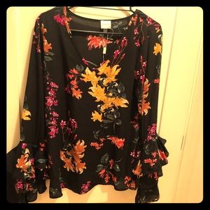 Black floral bell sleeves Top